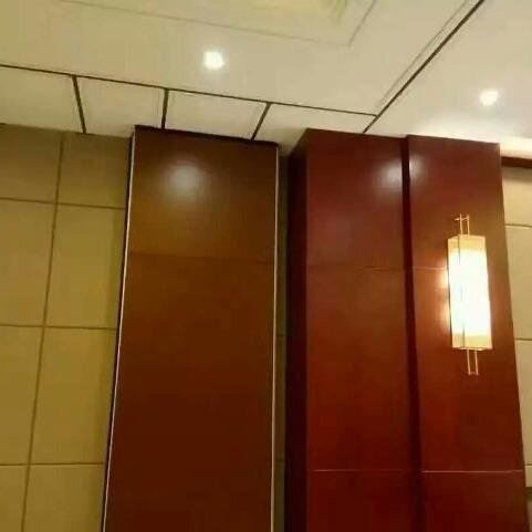 移动隔墙推拉门与吊轨移动屏风 深圳酒店装饰的创新选择
